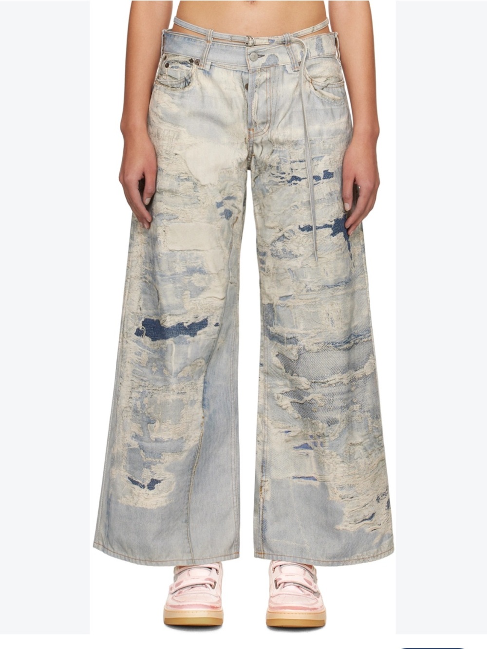 Distressed Wide-Leg Light Blue Women’s Jeans
